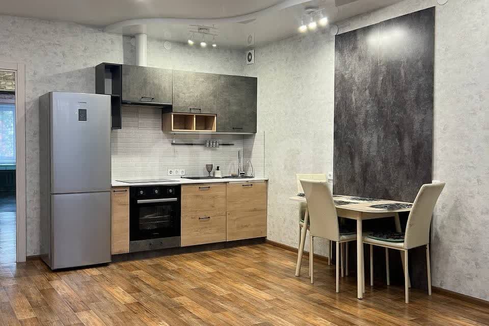 Сдаётся 2-комнатная квартира, 57 м²