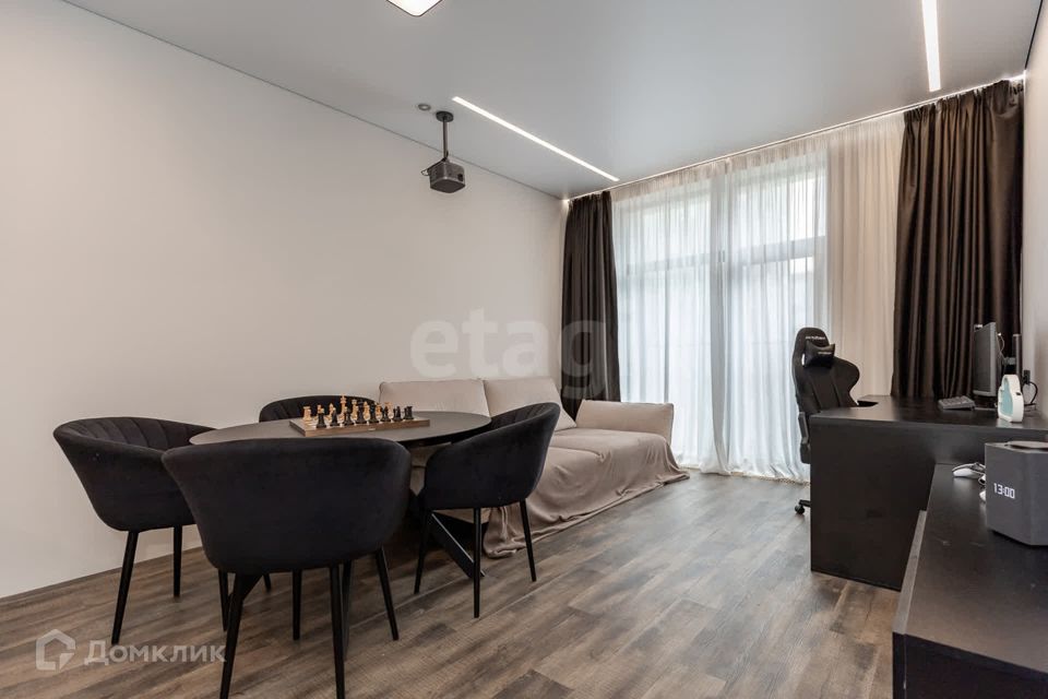 Продаётся 2-комнатная квартира, 65.8 м²