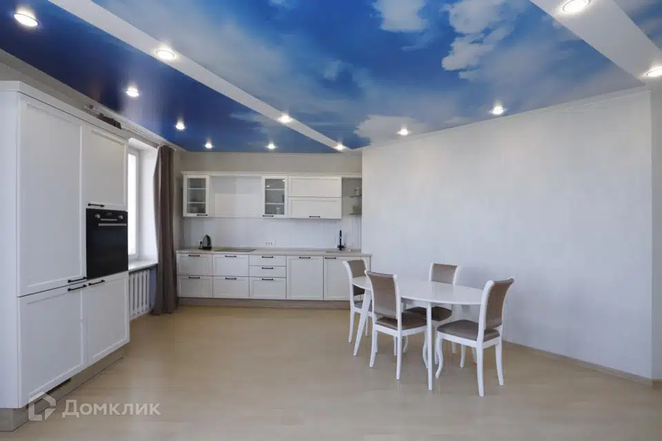 Продаётся 4-комнатная квартира, 147.9 м²