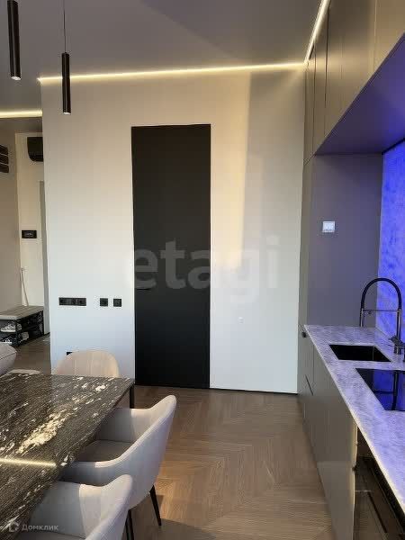 Продаётся 2-комнатная квартира, 56 м²
