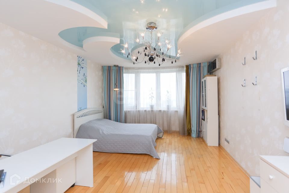 Продаётся 3-комнатная квартира, 132.8 м²