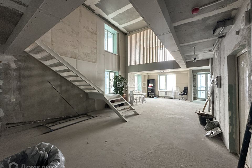 Продаётся 2-комнатная квартира, 148 м²