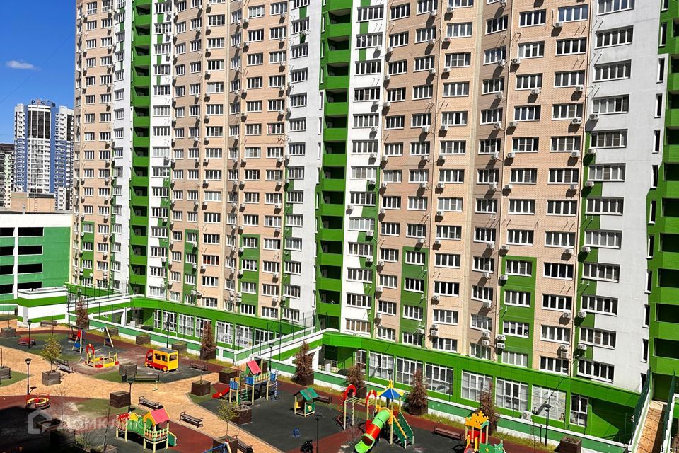 Сдаётся 2-комнатная квартира, 75 м²