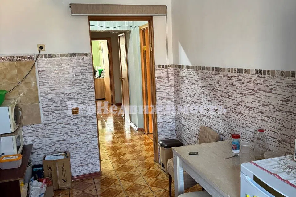 Продаётся 4-комнатная квартира, 70.3 м²