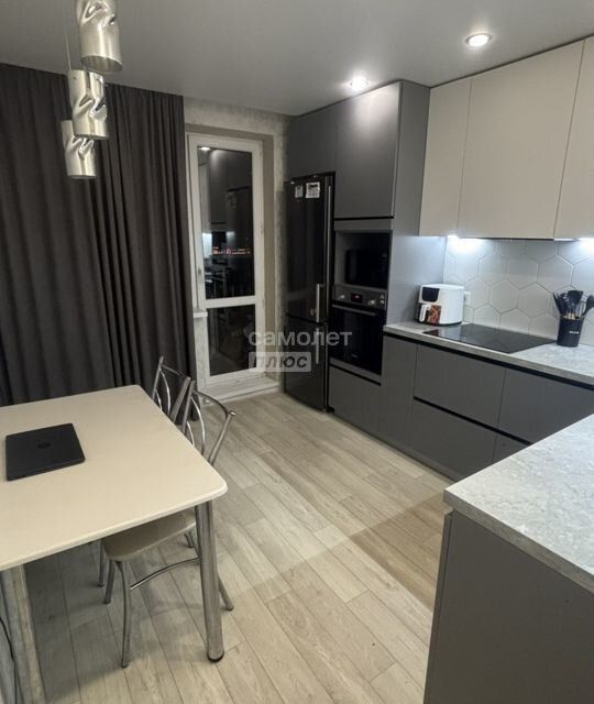 Продаётся 2-комнатная квартира, 56 м²