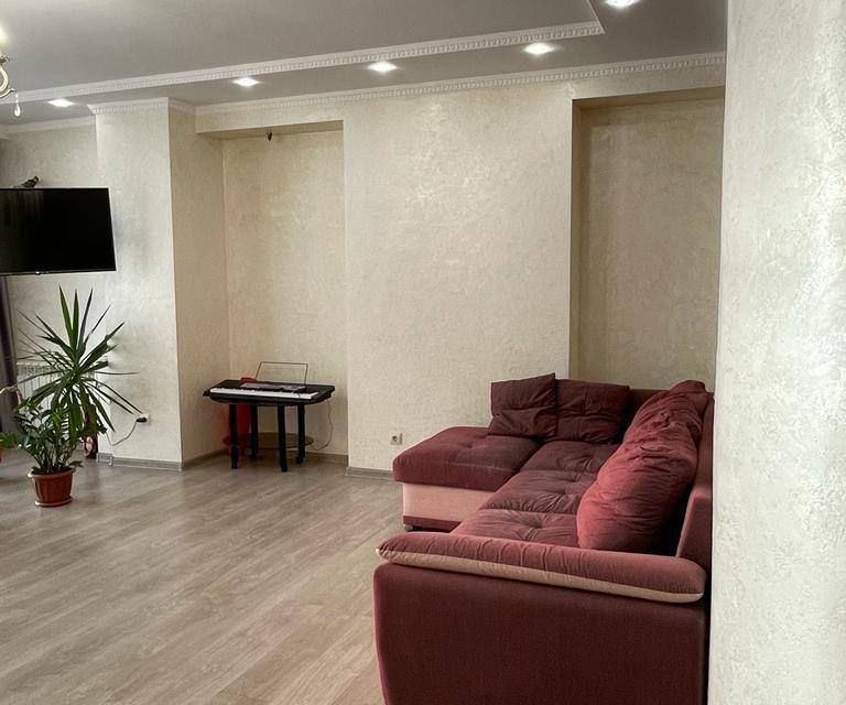 Продаётся 1-комнатная квартира, 60 м²