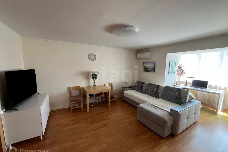 Продаётся 2-комнатная квартира, 75.4 м²