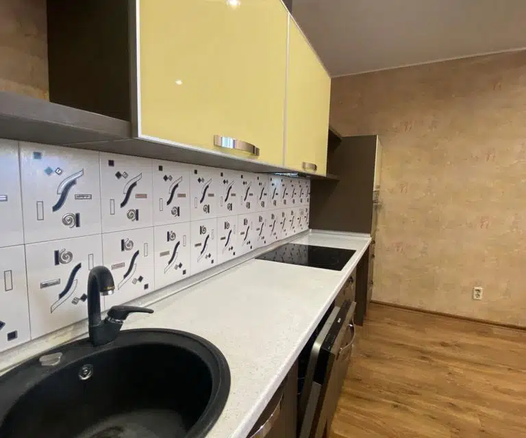 Продаётся 3-комнатная квартира, 74.8 м²
