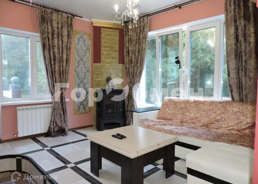 Продаётся 4-этажный дом, 350 м²