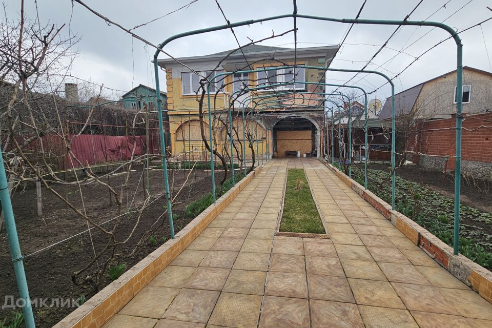 Продаётся 2-этажный дом, 198 м²