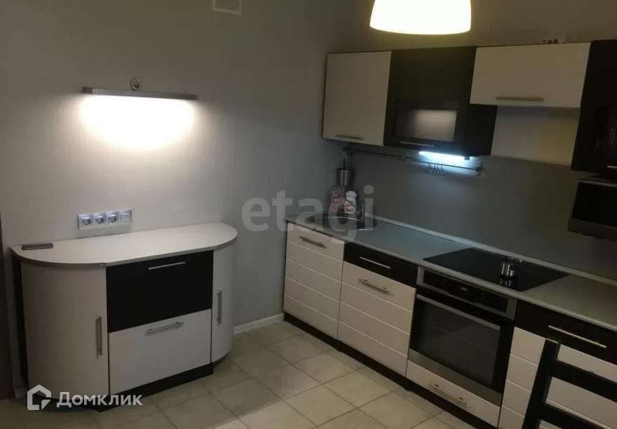 Сдаётся 2-комнатная квартира, 61 м²