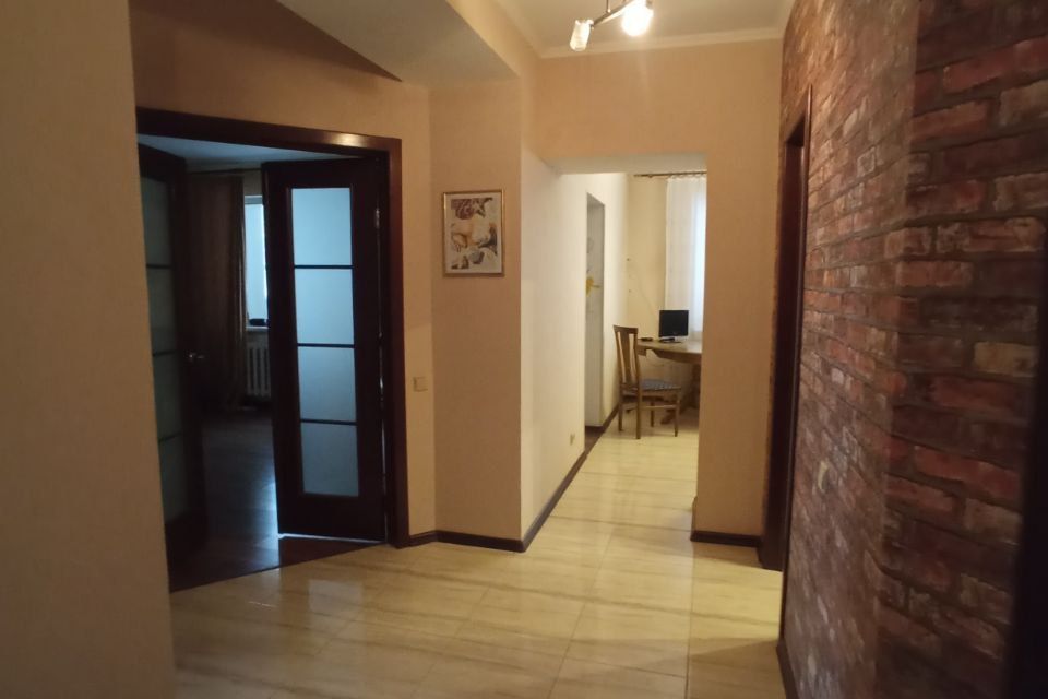 Продаётся 2-комнатная квартира, 67.6 м²
