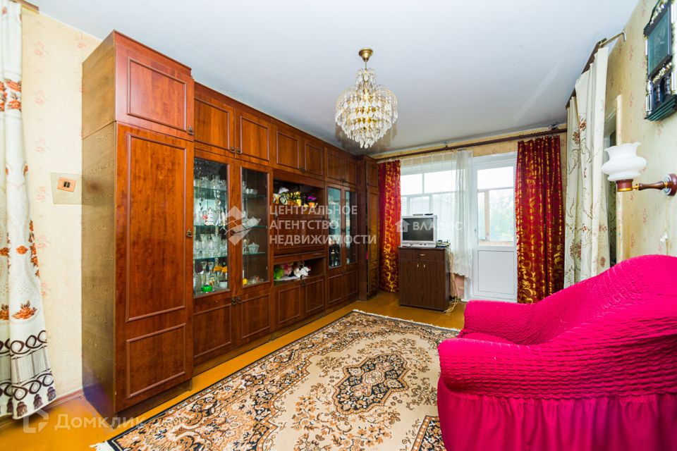 Продаётся 4-комнатная квартира, 61.2 м²
