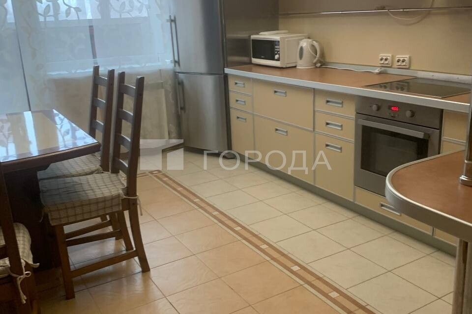 Сдаётся 2-комнатная квартира, 80 м²