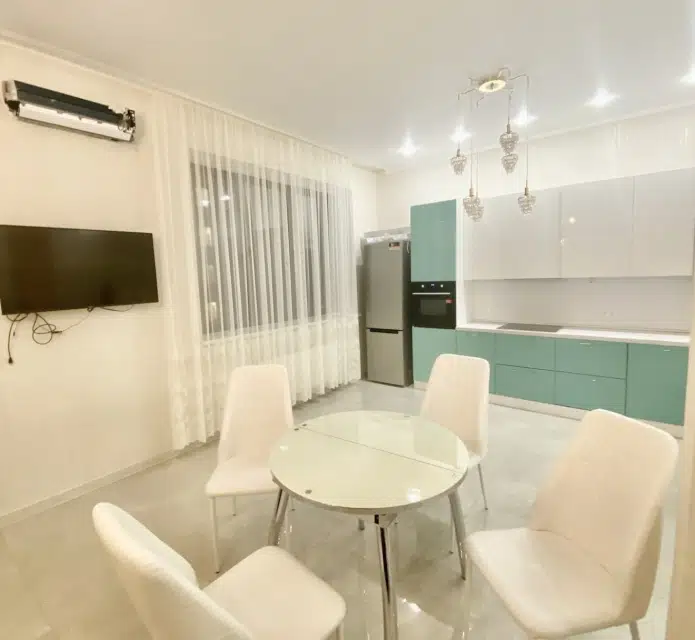 Продаётся 1-комнатная квартира, 72 м²