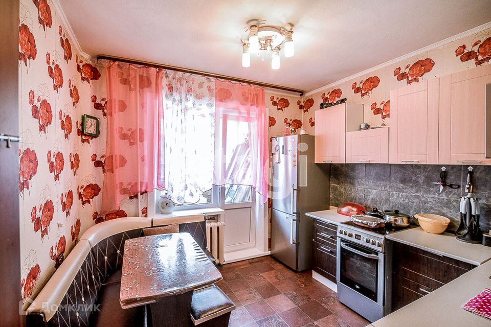 Продаётся 4-комнатная квартира, 68.2 м²