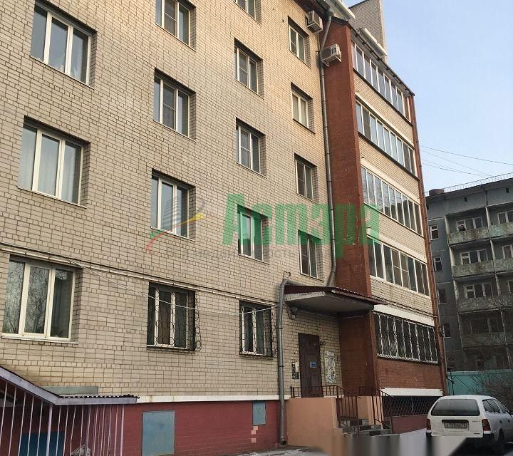 Продаётся 3-комнатная квартира, 108 м²
