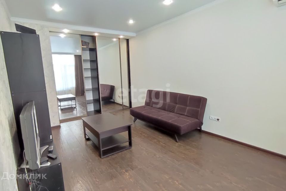 Продаётся 1-комнатная квартира, 37.8 м²