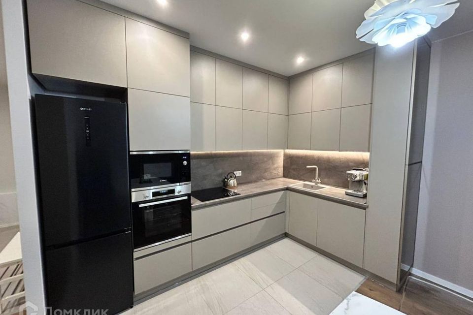 Сдаётся 4-комнатная квартира, 125.6 м²