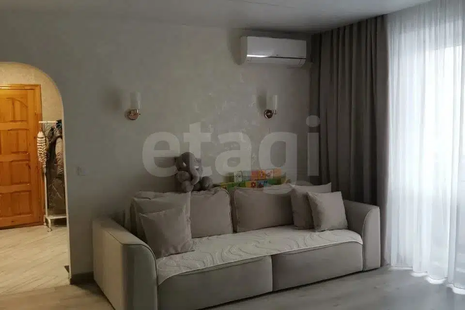 Продаётся 4-комнатная квартира, 102.3 м²