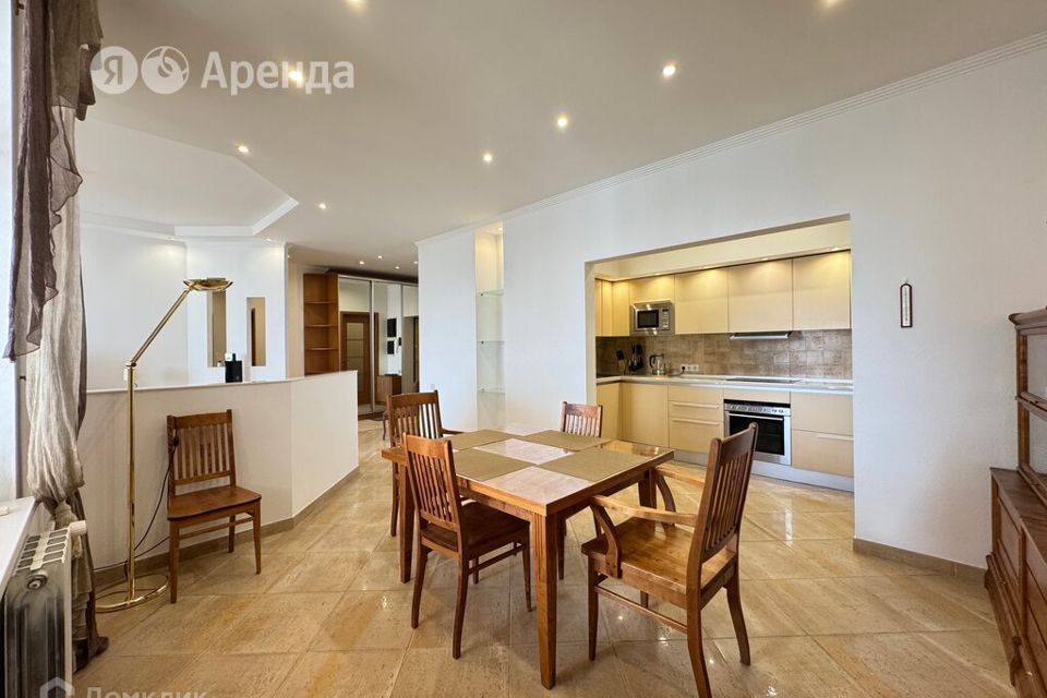 Сдаётся 3-комнатная квартира, 101 м²