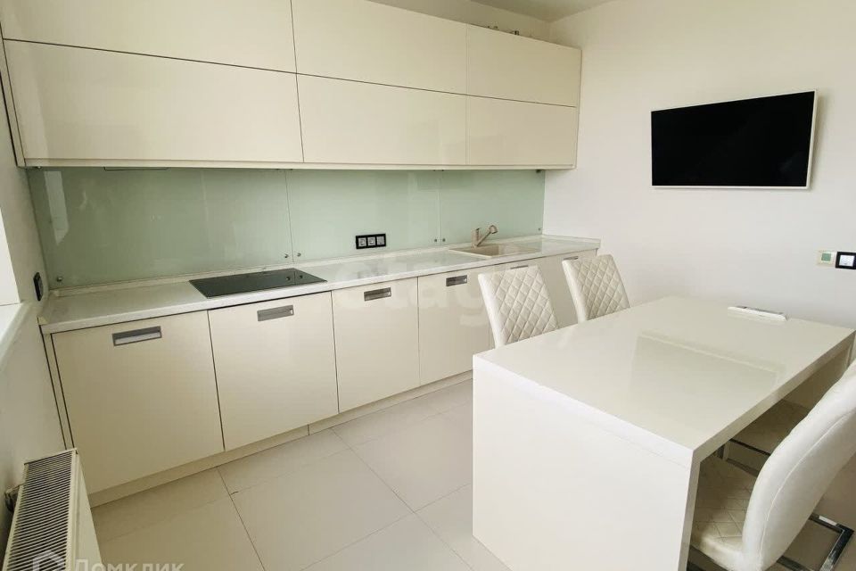 Продаётся 2-комнатная квартира, 63.8 м²