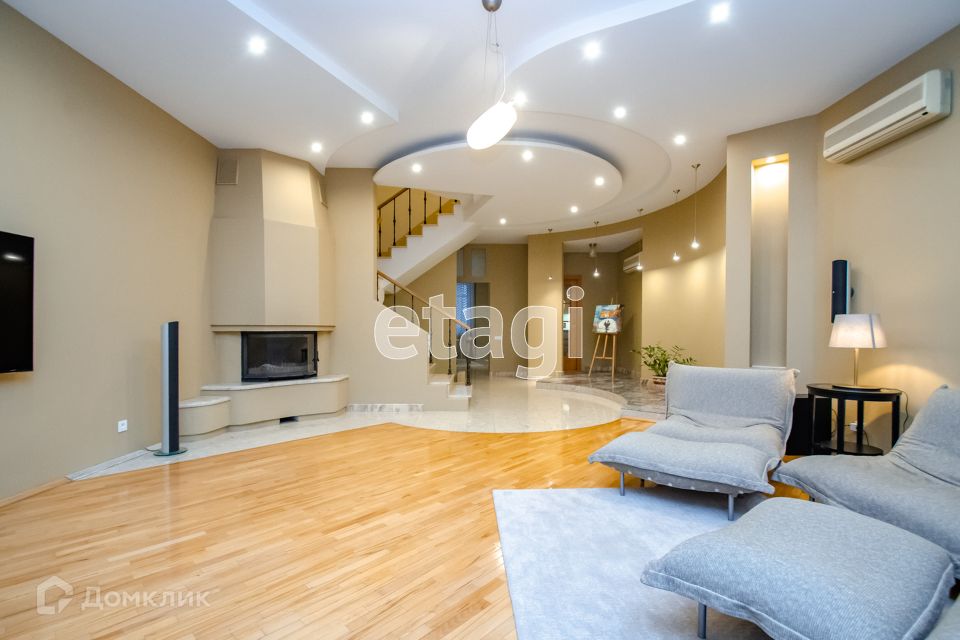 Продаётся 5-комнатная квартира, 389.7 м²