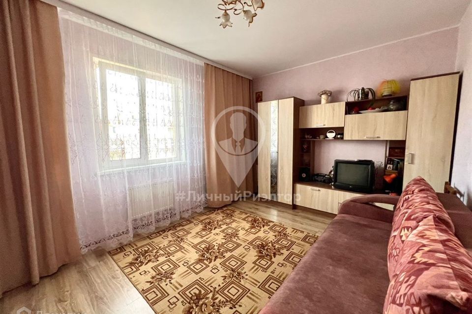 Продаётся 2-комнатная квартира, 42.4 м²