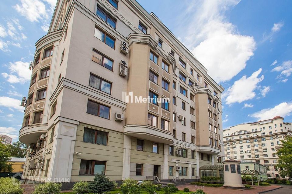Продаётся 3-комнатная квартира, 130 м²