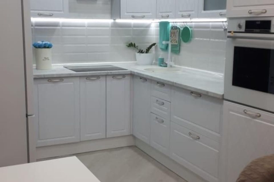 Продаётся 1-комнатная квартира, 42 м²