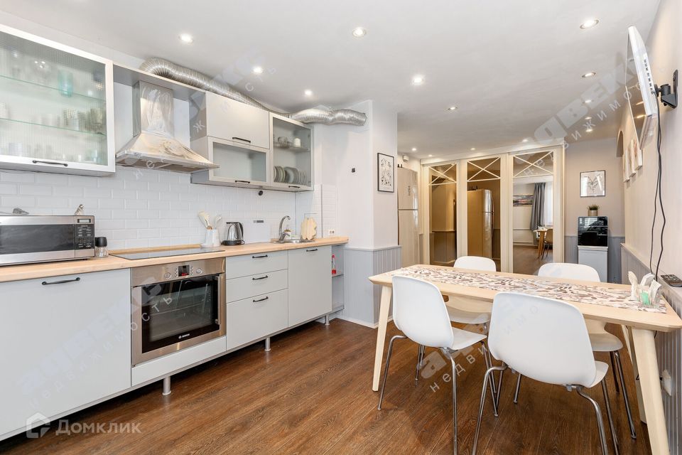 Сдаётся 2-комнатная квартира, 80 м²