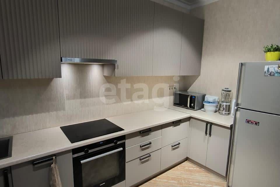 Продаётся 2-комнатная квартира, 90.3 м²