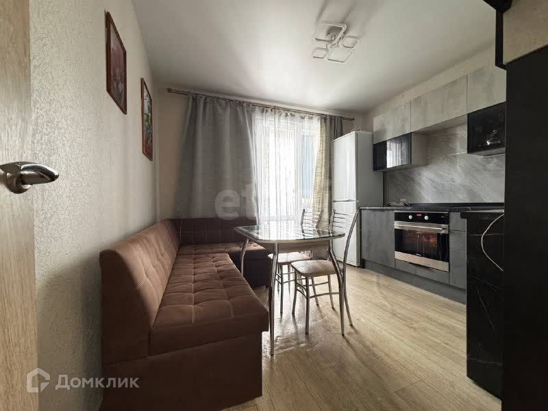 Продаётся 1-комнатная квартира, 37.8 м²