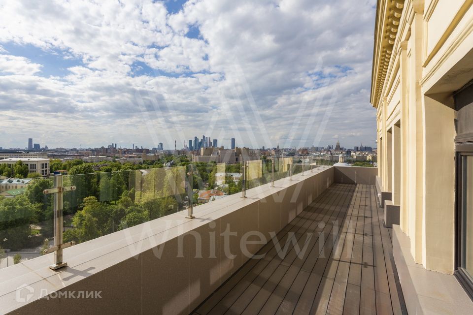 Продаётся 3-комнатная квартира, 130 м²