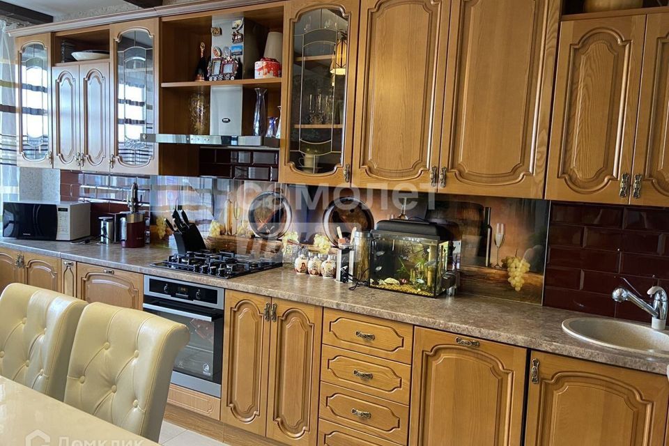 Продаётся 3-комнатная квартира, 101 м²