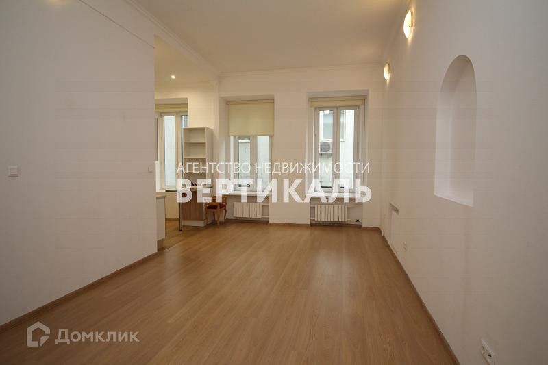 Сдаётся 6-комнатная квартира, 220 м²