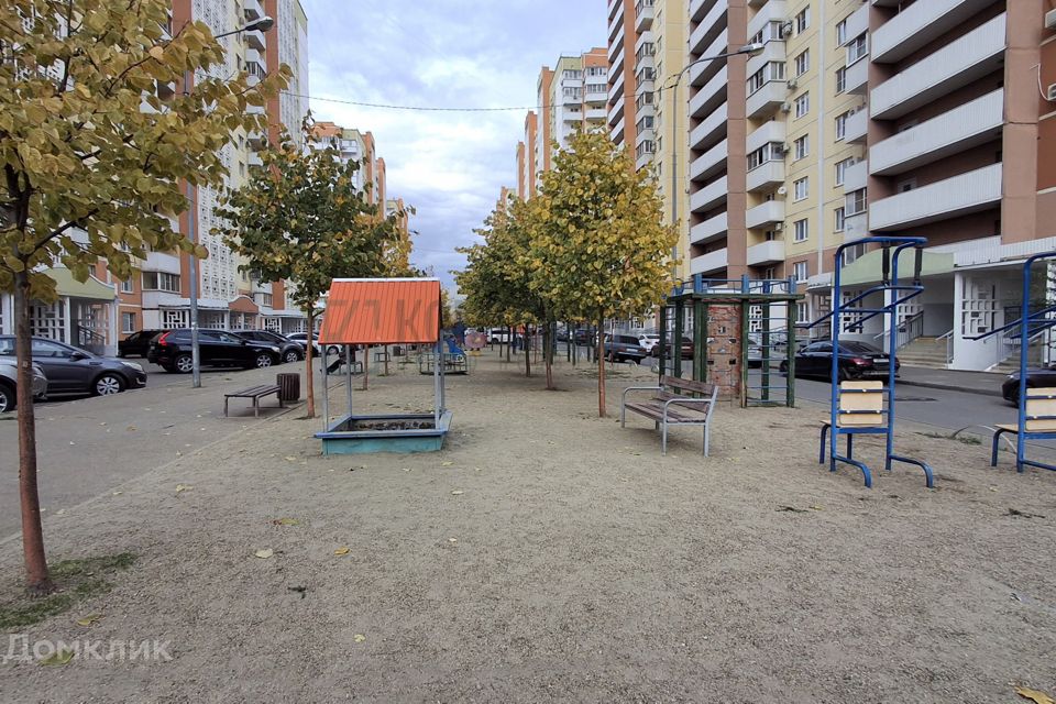 Продаётся 2-комнатная квартира, 65.7 м²