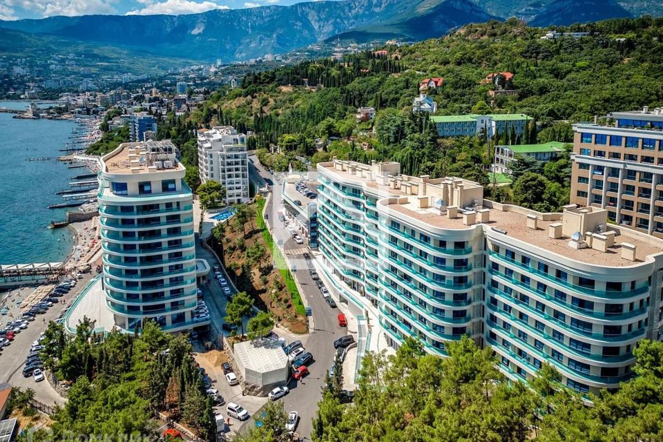 Продаётся 1-комнатная квартира, 81.8 м²