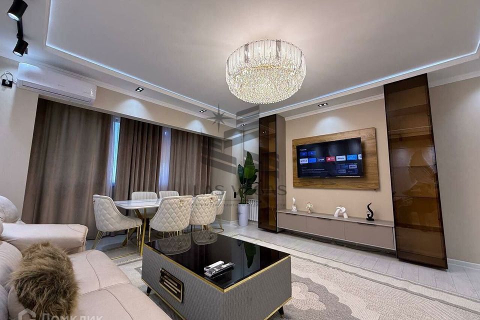 Сдаётся 2-комнатная квартира, 56 м²