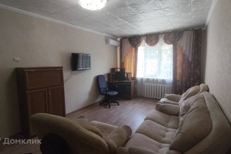 Продаётся 1-комнатная квартира, 42.7 м²