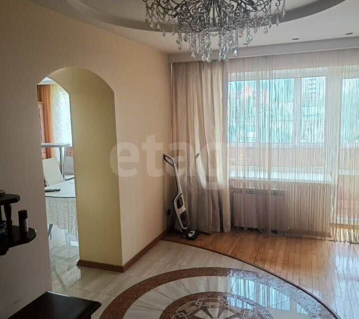 Сдаётся 4-комнатная квартира, 156 м²