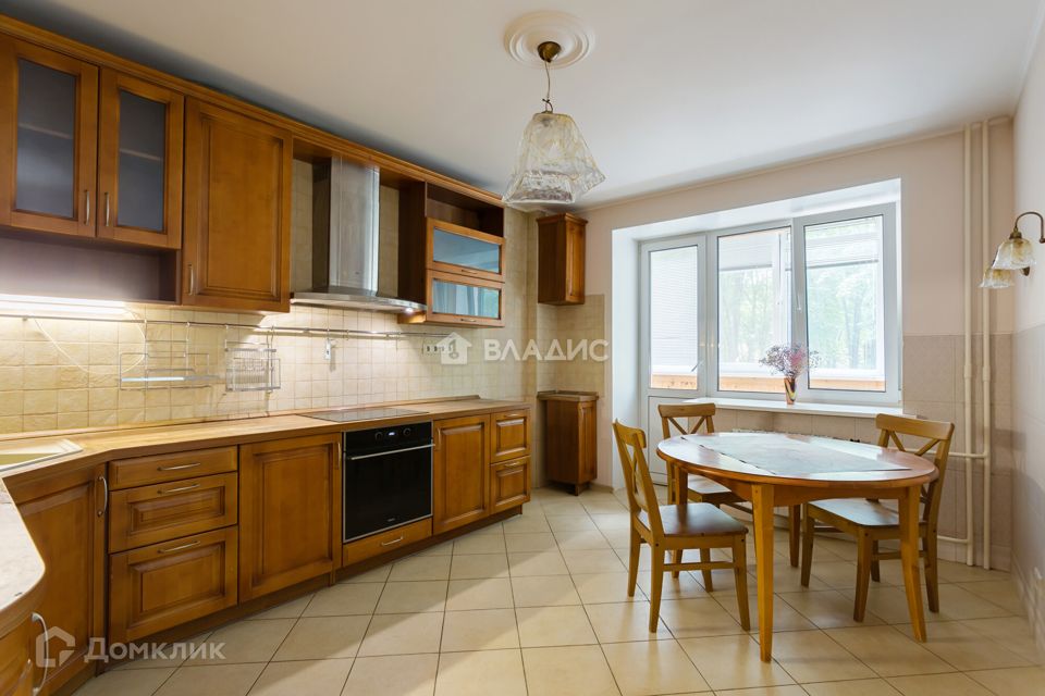Продаётся 3-комнатная квартира, 104.6 м²