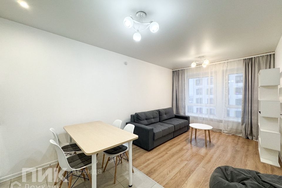 Сдаётся 2-комнатная квартира, 55.6 м²