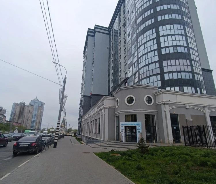 Продаётся 3-комнатная квартира, 107 м²