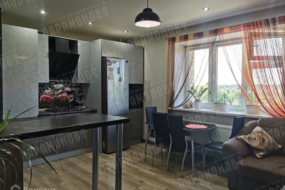 Продаётся 3-комнатная квартира, 102 м²