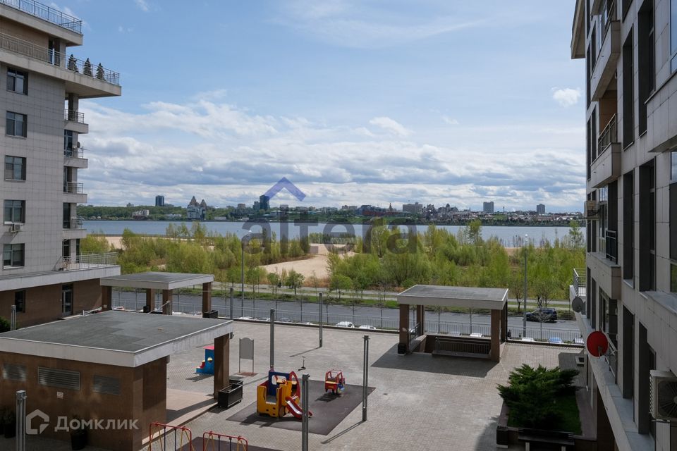Продаётся 1-комнатная квартира, 60.5 м²