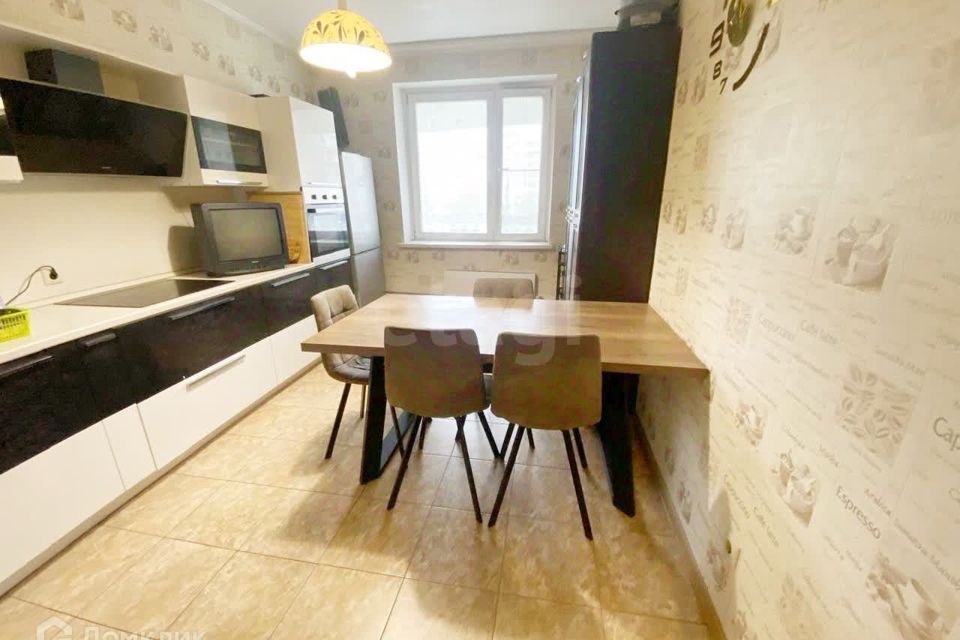 Продаётся 2-комнатная квартира, 72 м²