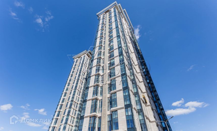 Продаётся 5-комнатная квартира, 197.8 м²