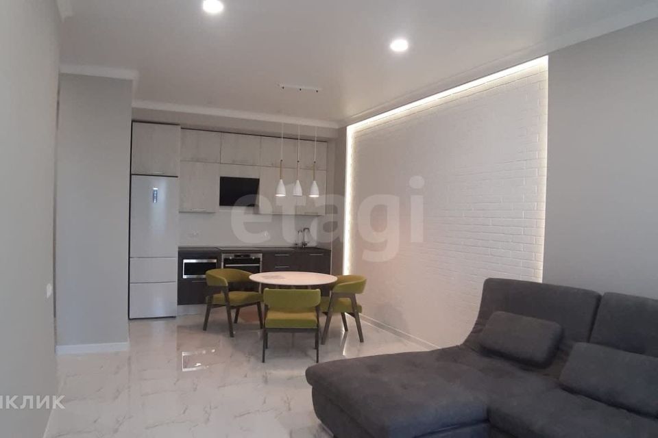 Продаётся 1-комнатная квартира, 53.7 м²