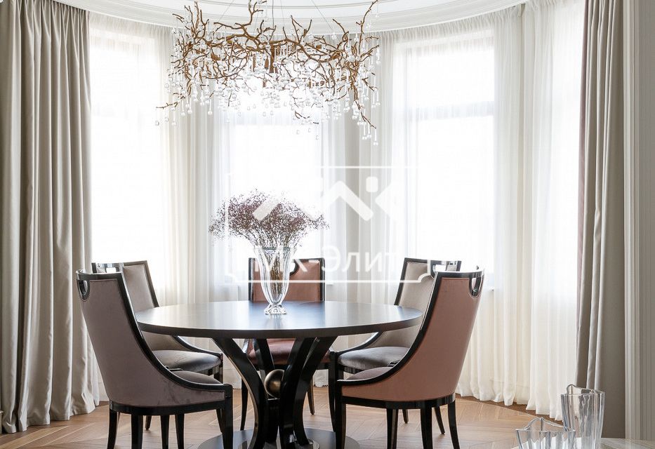 Продаётся 3-комнатная квартира, 147 м²